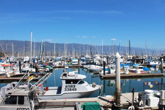 boats-in-the-water-santa-barbara