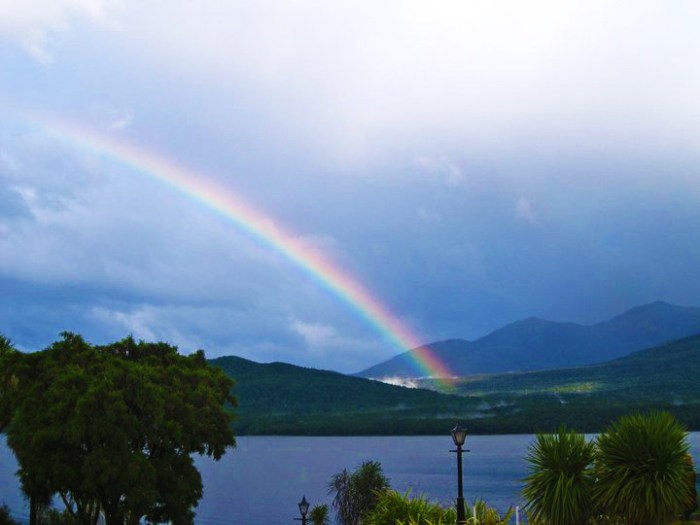 rainbow-in-te-anu-new-zealand